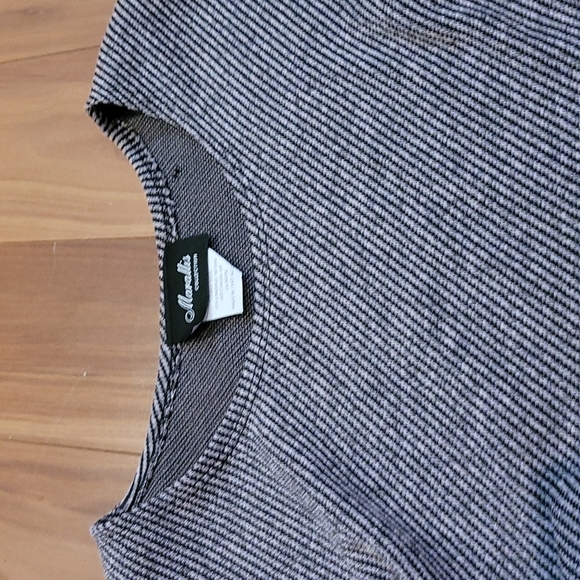 Nwt MARALLIS heavy knit top with detachable collar/scarf - Picture 4 of 5